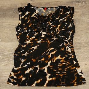 Vince Camuto Slaeevless shirt